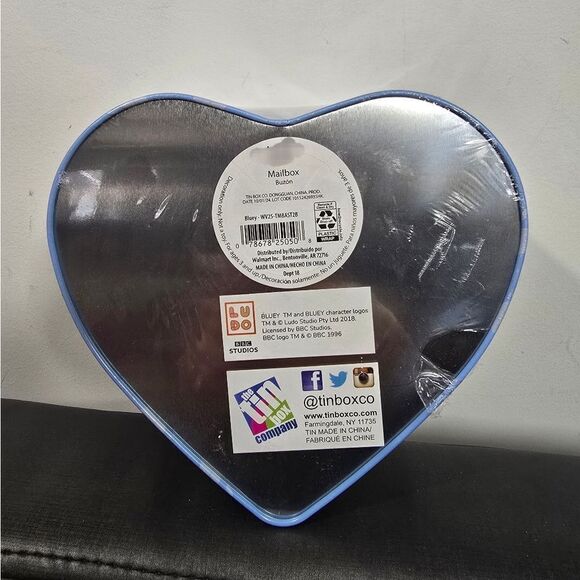 New Sealed Valentine's Day Licensed Bluey & Bingo Tin Mailbox, 6"×7"×6" - Picture 7 of 7